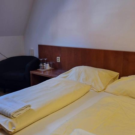 Nevinne Apartmany Колин Экстерьер фото