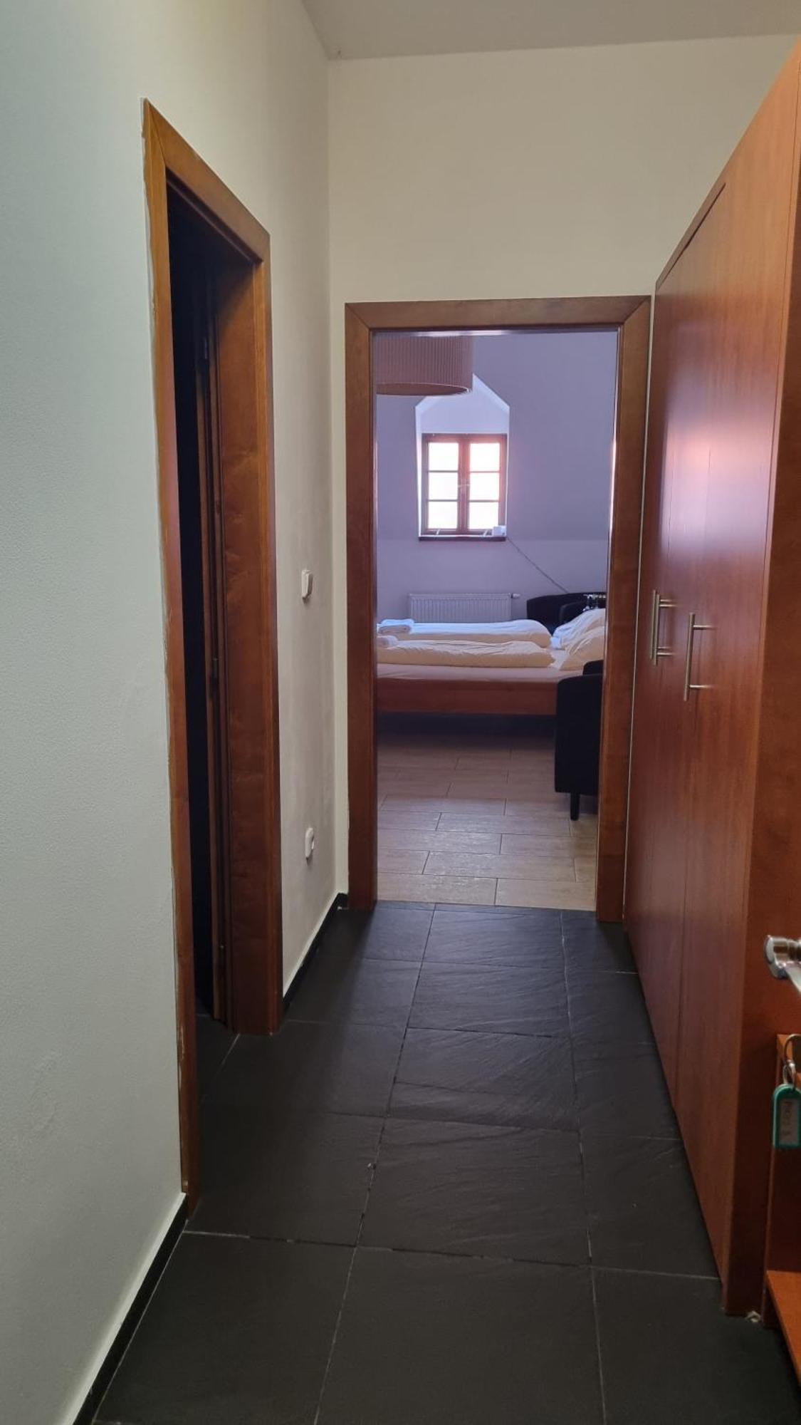 Nevinne Apartmany Колин Экстерьер фото